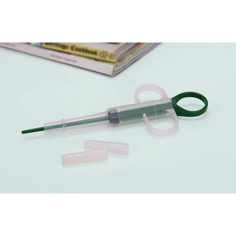 Needle tube pet medicine feeder-green