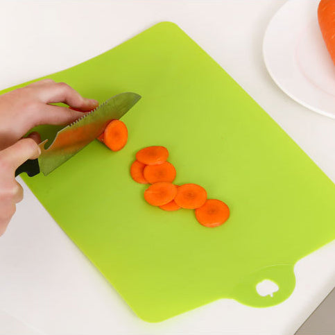Kitchen Wearable Cutting Board (Bendable) - Green